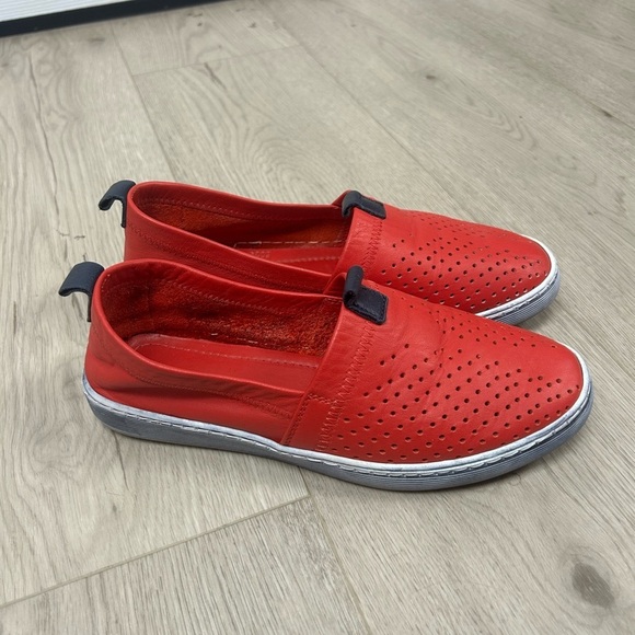La Pinta Red Slip On Loafers - Picture 2 of 4